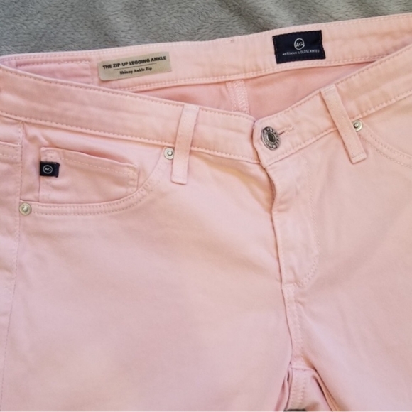 Pink Jeans 🩷 - Picture 2 of 9